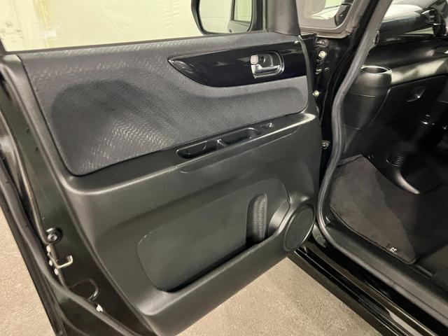 N−BOXカスタムG・Lパッケージ 走行68733キロ/ナビ/バックカメラ1年保証距離無制限 走行距離68733キロ ワンセグナビ バックカメラ 純正マット 助手席エアバッグ オートライト HIDヘッドランプ 片側電動スライドドア(埼玉県)の中古車