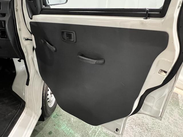 ピクシスバンスペシャル クリーンバージョン 走行72574キロ/ラジオ1年保証距離無制限 走行距離72574キロ FMAMラジオ 純正フロアマット(埼玉県)の中古車