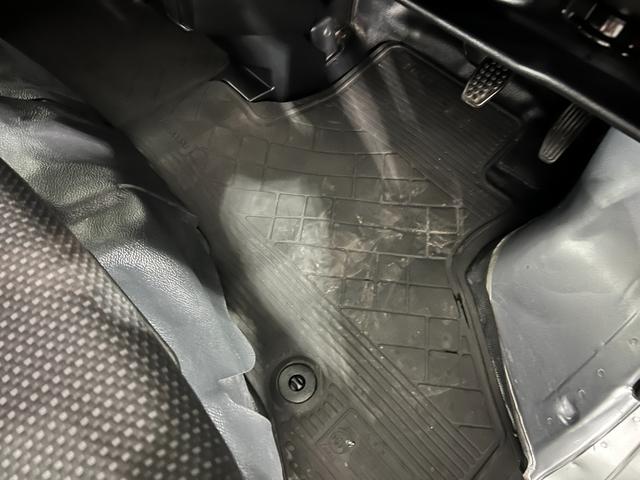 ハイゼットカーゴデラックスＳＡIII　走行７１９９２キロ／４ＷＤ／ナビ一年保証・走行距離無制限　ワンセグナビ　Ｂｌｕｅｔｏｏｔｈ　バックカメラ　ＥＴＣ　ＬＥＤヘッドライト　アイドリングストップ（埼玉県）の中古車