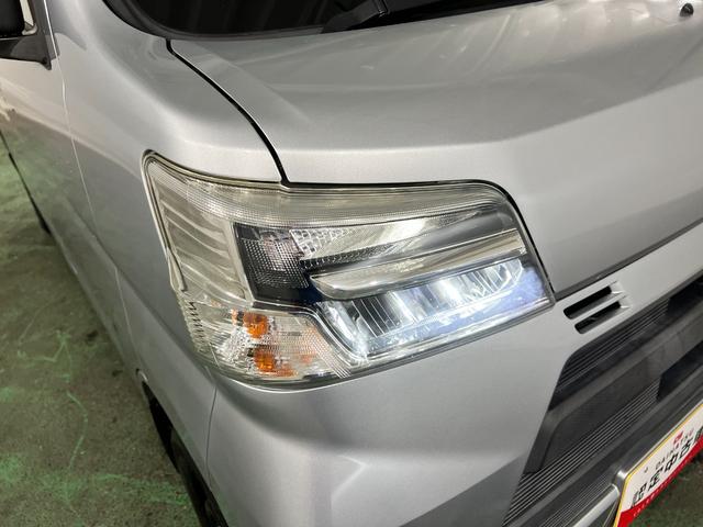 ハイゼットカーゴデラックスＳＡIII　走行７１９９２キロ／４ＷＤ／ナビ一年保証・走行距離無制限　ワンセグナビ　Ｂｌｕｅｔｏｏｔｈ　バックカメラ　ＥＴＣ　ＬＥＤヘッドライト　アイドリングストップ（埼玉県）の中古車