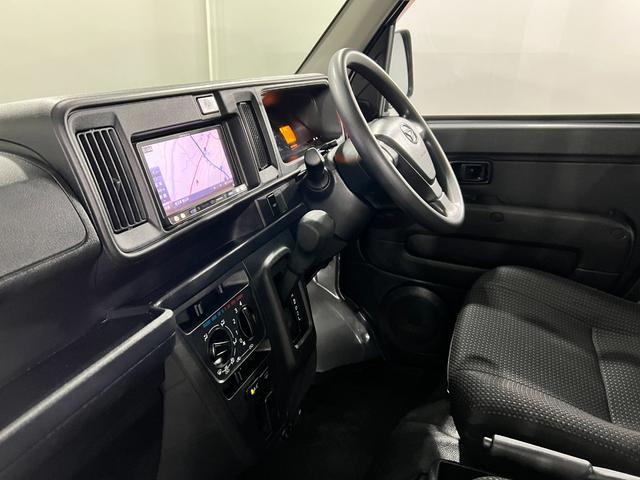 ハイゼットカーゴデラックスＳＡIII　走行７１９９２キロ／４ＷＤ／ナビ一年保証・走行距離無制限　ワンセグナビ　Ｂｌｕｅｔｏｏｔｈ　バックカメラ　ＥＴＣ　ＬＥＤヘッドライト　アイドリングストップ（埼玉県）の中古車