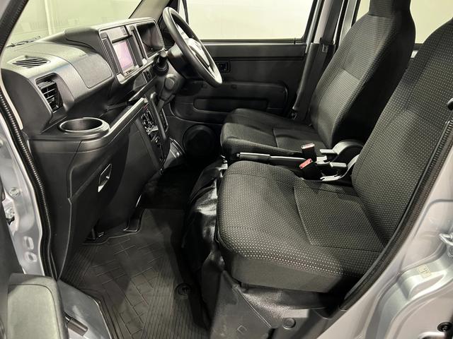 ハイゼットカーゴデラックスＳＡIII　走行７１９９２キロ／４ＷＤ／ナビ一年保証・走行距離無制限　ワンセグナビ　Ｂｌｕｅｔｏｏｔｈ　バックカメラ　ＥＴＣ　ＬＥＤヘッドライト　アイドリングストップ（埼玉県）の中古車