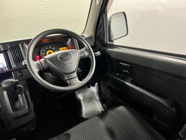 ハイゼットカーゴデラックスＳＡIII　走行７１９９２キロ／４ＷＤ／ナビ一年保証・走行距離無制限　ワンセグナビ　Ｂｌｕｅｔｏｏｔｈ　バックカメラ　ＥＴＣ　ＬＥＤヘッドライト　アイドリングストップ（埼玉県）の中古車