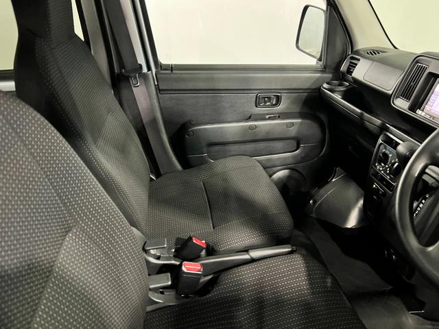 ハイゼットカーゴデラックスＳＡIII　走行７１９９２キロ／４ＷＤ／ナビ一年保証・走行距離無制限　ワンセグナビ　Ｂｌｕｅｔｏｏｔｈ　バックカメラ　ＥＴＣ　ＬＥＤヘッドライト　アイドリングストップ（埼玉県）の中古車