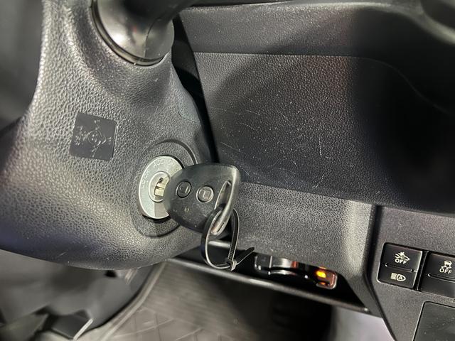 ハイゼットカーゴデラックスＳＡIII　走行７１９９２キロ／４ＷＤ／ナビ一年保証・走行距離無制限　ワンセグナビ　Ｂｌｕｅｔｏｏｔｈ　バックカメラ　ＥＴＣ　ＬＥＤヘッドライト　アイドリングストップ（埼玉県）の中古車