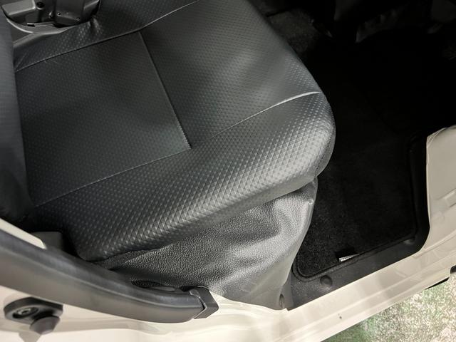 ハイゼットカーゴスペシャル一年保証・走行距離無制限　助手席エアバック　純正カーペットマット　クリアランスソナー　オートライト　アイドリングストップ（埼玉県）の中古車