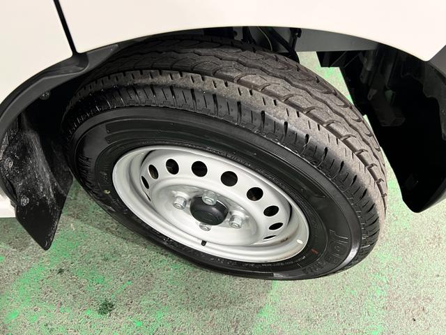 ハイゼットカーゴスペシャル一年保証・走行距離無制限　助手席エアバック　純正カーペットマット　クリアランスソナー　オートライト　アイドリングストップ（埼玉県）の中古車