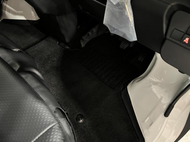 ハイゼットカーゴスペシャル一年保証・走行距離無制限　助手席エアバック　純正カーペットマット　クリアランスソナー　オートライト　アイドリングストップ（埼玉県）の中古車
