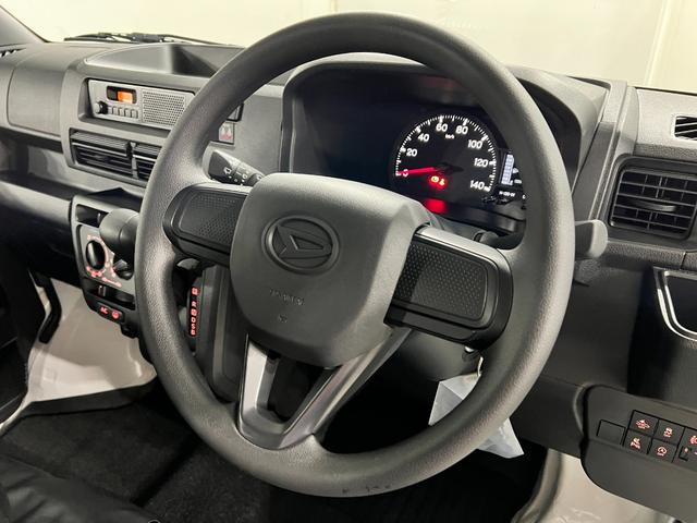 ハイゼットカーゴスペシャル一年保証・走行距離無制限　助手席エアバック　純正カーペットマット　クリアランスソナー　オートライト　アイドリングストップ（埼玉県）の中古車