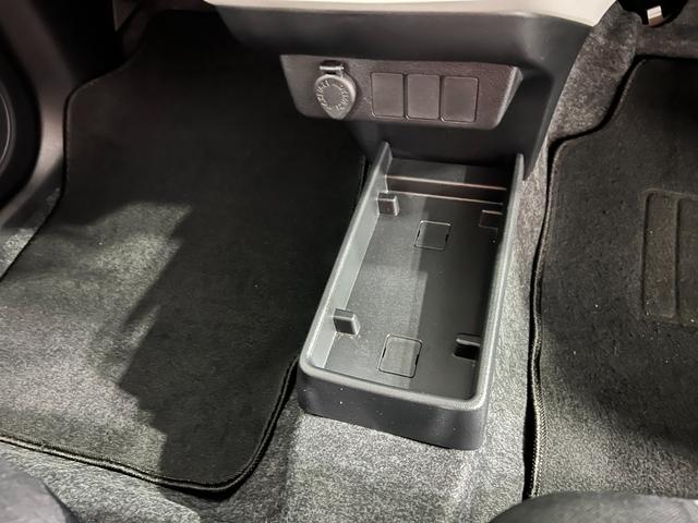 ミライースX SAIII 走行847キロ/LEDヘッドランプ/マット1年保証距離無制限 走行距離847キロ フロアマット クリアランスソナー オートライト LEDヘッドランプ アイドリングストップ キーレスエントリー(埼玉県)の中古車