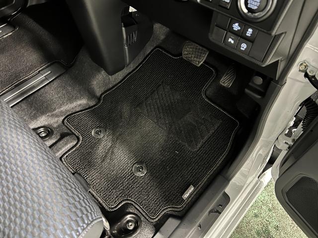 タントカスタムRS 走行11634キロ/LEDヘッドランプ/マット1年保証距離無制限 走行距離11634キロ 純正マット サイドエアバッグ LEDヘッドランプ アイドリングストップ シートヒーター 両側電動スライドドア オート格納式ドアミラー キーフリー(埼玉県)の中古車
