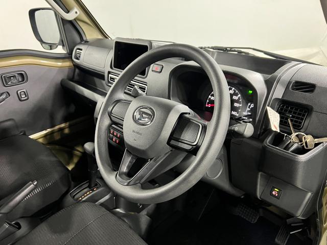 ハイゼットトラックジャンボエクストラ 4WD/走行10850キロ/純正マット1年保証距離無制限 走行距離10850キロ 純正フロアマット 助手席エアバック クリアランスソナー オートライト LEDヘッドランプ アイドリングストップ 大型LED荷台作業灯(埼玉県)の中古車