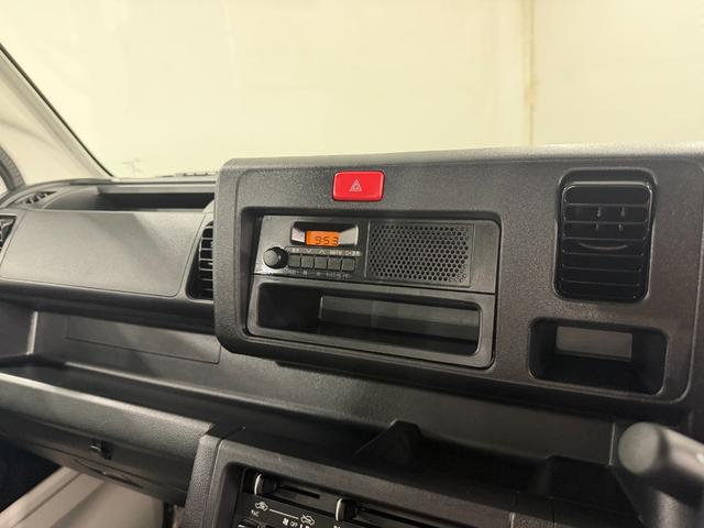 ハイゼットトラックスタンダードＳＡIIIｔ走行９１３６キロ／オートマ一年保証・走行距離無制限　走行９１３６キロ　ＡＭＦＭラジオ　ＬＥＤヘッドライト　エアコン　パワステ　純正マット　板キー　２ＷＤ（埼玉県）の中古車