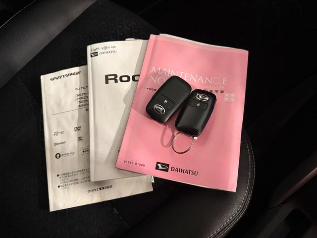 ロッキープレミアム 走行29530キロ/雹害/ナビ/バックカメラ一年保証・走行距離無制限 フルセグナビ Bluetooth バックカメラ ドラレコ ETC クリアランスソナー オートライト LEDヘッドライト シートヒーター(埼玉県)の中古車