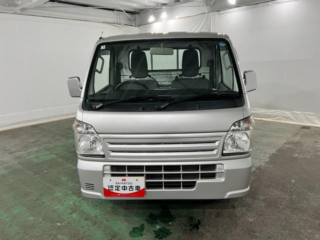 キャリイトラックＫＣエアコン・パワステ　走行５９１７８キロ／タイヤ４本交換１年保証距離無制限　走行距離５９１７８キロ　タイヤ四本交換　５速マニュアル　エアコンパワステ　ＡＭＦＭラジオ　ゴムマット　ゲートプロテクター（埼玉県）の中古車