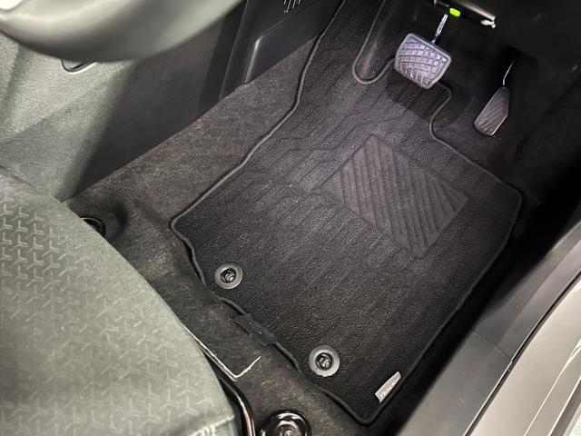 ロッキープレミアムＧ　走行６０１８０キロ／車検整備付／ナビ／ドラレコ一年保証・走行距離無制限　フルセグナビ　Ｂｌｕｅｔｏｏｔｈ　バックカメラ　ドラレコ　ＥＴＣ　クリアランスソナー　ＬＥＤヘッドライト　シートヒーター（埼玉県）の中古車