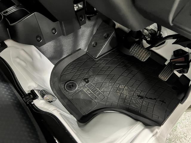 ハイゼットトラックスタンダード 走行2029キロ/FMAMラジオ/純正マット1年保証距離無制限 走行距離2029キロ FMAMラジオ 純正マット 助手席エアバッグ クリアランスソナー オートライト アイドリングストップ(埼玉県)の中古車