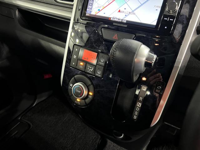タントカスタムRS トップエディションSAII ナビ/バックカメラ1年保証距離無制限 走行距離18868キロ フルセグナビ バックカメラ 純正マット 助手席エアバッグ LEDヘッドランプ アイドリングストップ 両側電動スライドドア オート格納式ドアミラー(埼玉県)の中古車