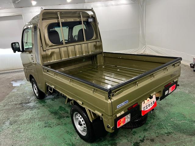 ハイゼットトラックジャンボエクストラ　車検整備付／４ＷＤ／ＭＴ車／ＤＡ１年保証距離無制限　走行距離４０９６キロ　ディスプレイオーディオ　バックカメラ　ドラレコ　純正マット　助手席エアバッグ　ＬＥＤヘッドランプ　アイドリングストップ（埼玉県）の中古車