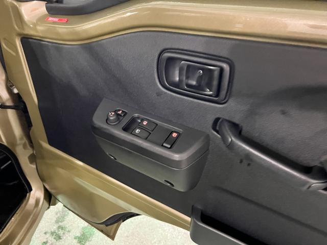 ハイゼットトラックジャンボエクストラ　車検整備付／４ＷＤ／ＭＴ車／ＤＡ１年保証距離無制限　走行距離４０９６キロ　ディスプレイオーディオ　バックカメラ　ドラレコ　純正マット　助手席エアバッグ　ＬＥＤヘッドランプ　アイドリングストップ（埼玉県）の中古車