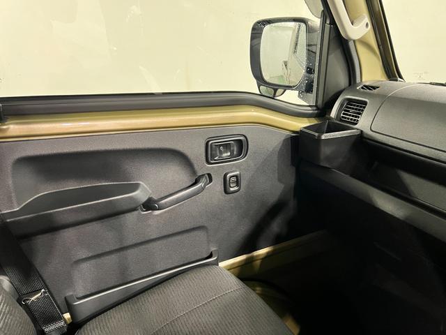 ハイゼットトラック 中古車 ジャンボエクストラ　走行８２０７キロ／純正ナビ／Ｂカメラ１年保証距離無制限　走行距離８２０７キロ　純正フルセグナビ　バックカメラ　ブルートゥース　純正マット　クリアランスソナー　ＬＥＤヘッドランプ　アイドリングストップ　電動格納式ドアミラー