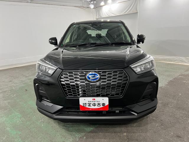 ロッキーX HEV 走行4690キロ/LEDヘッドランプ/純正マット1年保証距離無制限 走行距離4690キロ 純正マット サイドエアバッグ クリアランスソナー LEDヘッドランプ 電動格納式ドアミラー 電動パーキングブレーキ(埼玉県)の中古車