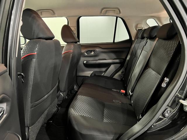 ロッキーX HEV 走行4690キロ/LEDヘッドランプ/純正マット1年保証距離無制限 走行距離4690キロ 純正マット サイドエアバッグ クリアランスソナー LEDヘッドランプ 電動格納式ドアミラー 電動パーキングブレーキ(埼玉県)の中古車