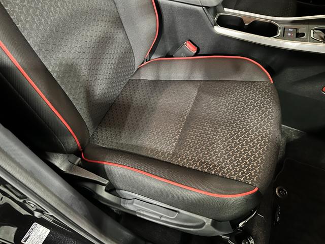ロッキーX HEV 走行4690キロ/LEDヘッドランプ/純正マット1年保証距離無制限 走行距離4690キロ 純正マット サイドエアバッグ クリアランスソナー LEDヘッドランプ 電動格納式ドアミラー 電動パーキングブレーキ(埼玉県)の中古車