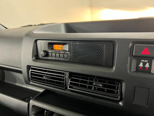 ハイゼットカーゴDX 走行2750キロ/FMAMラジオ/純正フロアマット1年保証距離無制限 走行距離2750キロ FMAMラジオ 純正フロアマット 助手席エアバック クリアランスソナー オートマチックハイビーム オートライト アイドリングストップ 両側電動スライドドア(埼玉県)の中古車