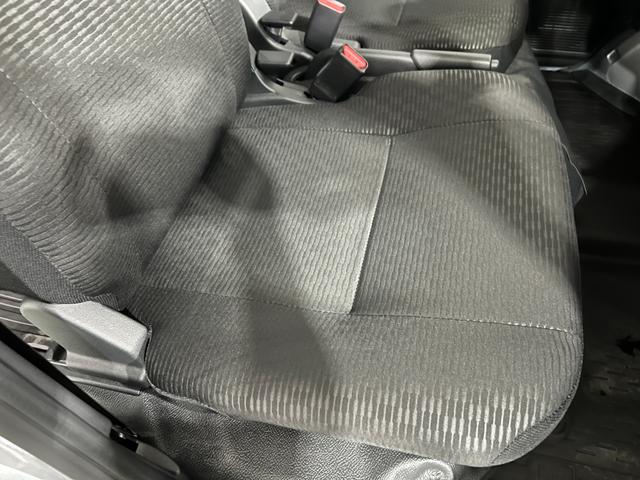 ハイゼットカーゴDX 走行2750キロ/FMAMラジオ/純正フロアマット1年保証距離無制限 走行距離2750キロ FMAMラジオ 純正フロアマット 助手席エアバック クリアランスソナー オートマチックハイビーム オートライト アイドリングストップ 両側電動スライドドア(埼玉県)の中古車
