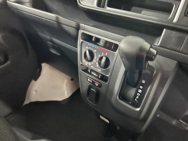 ハイゼットカーゴデラックスSAIII 走行102962キロ/FMAMラジオ1年保証距離無制限 走行距離102962キロ FMAMラジオ 純正マット 助手席エアバッグ クリアランスソナー オートライト LEDヘッドランプ アイドリングストップ 両側スライドドア(埼玉県)の中古車