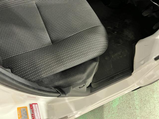 ハイゼットカーゴデラックスSAIII 走行102962キロ/FMAMラジオ1年保証距離無制限 走行距離102962キロ FMAMラジオ 純正マット 助手席エアバッグ クリアランスソナー オートライト LEDヘッドランプ アイドリングストップ 両側スライドドア(埼玉県)の中古車