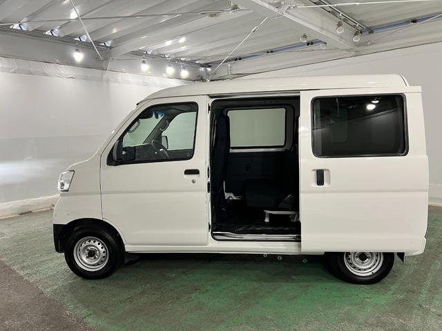 ハイゼットカーゴデラックスSAIII 走行102962キロ/FMAMラジオ1年保証距離無制限 走行距離102962キロ FMAMラジオ 純正マット 助手席エアバッグ クリアランスソナー オートライト LEDヘッドランプ アイドリングストップ 両側スライドドア(埼玉県)の中古車