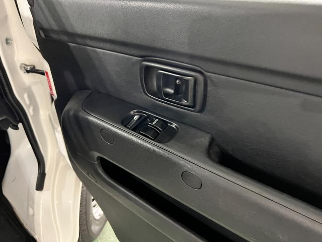 ハイゼットカーゴデラックスSAIII 走行102962キロ/FMAMラジオ1年保証距離無制限 走行距離102962キロ FMAMラジオ 純正マット 助手席エアバッグ クリアランスソナー オートライト LEDヘッドランプ アイドリングストップ 両側スライドドア(埼玉県)の中古車