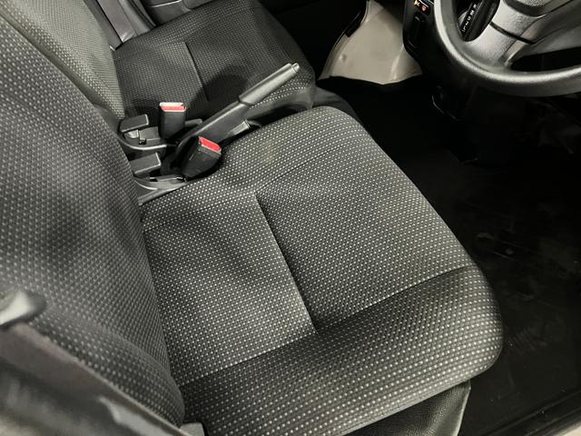 ハイゼットカーゴデラックスSAIII 走行102962キロ/FMAMラジオ1年保証距離無制限 走行距離102962キロ FMAMラジオ 純正マット 助手席エアバッグ クリアランスソナー オートライト LEDヘッドランプ アイドリングストップ 両側スライドドア(埼玉県)の中古車