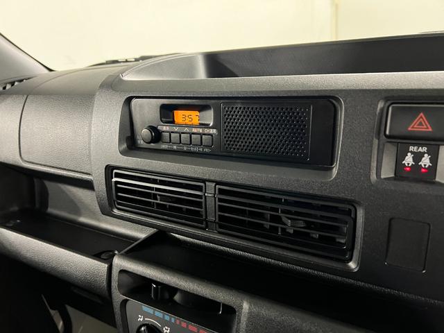 ハイゼットカーゴDX 走行3274キロ/FMAMラジオ/ドラレコ1年保証距離無制限 走行距離3274キロ FMAMラジオ ドライブレコーダー フロアマット オートライト LEDヘッドランプ アイドリングストップ 両側スライドドア 電動格納式ドアミラー(埼玉県)の中古車