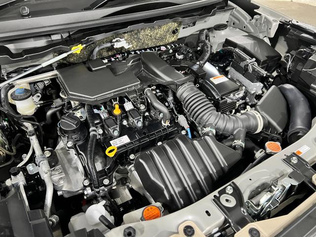 ロッキーＸ　ＨＥＶ　走行４７８３キロ／ＬＥＤヘッドランプ／純正マット１年保証距離無制限　走行距離４７８３キロ　純正マット　サイドエアバッグ　ＬＥＤヘッドランプ　オート格納式ドアミラー　電動パーキングブレーキ（埼玉県）の中古車