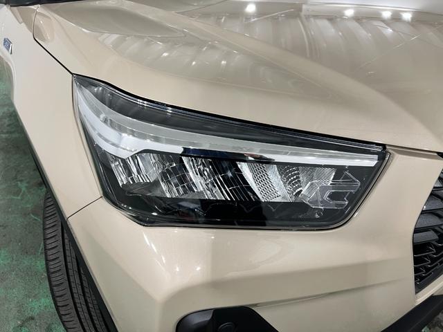 ロッキーＸ　ＨＥＶ　走行４７８３キロ／ＬＥＤヘッドランプ／純正マット１年保証距離無制限　走行距離４７８３キロ　純正マット　サイドエアバッグ　ＬＥＤヘッドランプ　オート格納式ドアミラー　電動パーキングブレーキ（埼玉県）の中古車