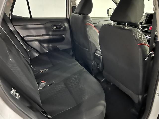 ロッキーX HEV 走行2816キロ/社用車/クリアランスソナー1年保証・走行距離無制限 サイドエアバック クリアランスソナー オートマチックハイビーム オートライト LEDヘッドライト シートヒーター(埼玉県)の中古車