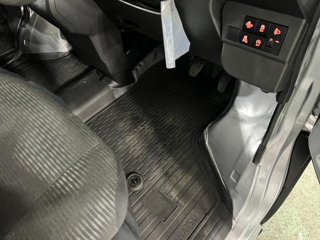 ハイゼットカーゴDX 走行828キロ/クリアランスソナー/純正マット一年保証・走行距離無制限 走行828キロ 助手席エアバック オートライト オートマチックハイビーム クリアランスソナー アイドリングストップ(埼玉県)の中古車