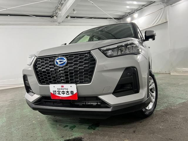 ロッキーX HEV 走行1352キロ/LEDヘッドランプ/純正マット1年保証距離無制限 走行距離1352キロ 純正マット サイドエアバッグ クリアランスソナー オートライト LEDヘッドランプ オート格納式ドアミラー 電動パーキングブレーキ(埼玉県)の中古車