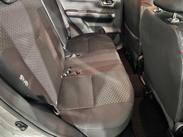 ロッキーX HEV 走行1352キロ/LEDヘッドランプ/純正マット1年保証距離無制限 走行距離1352キロ 純正マット サイドエアバッグ クリアランスソナー オートライト LEDヘッドランプ オート格納式ドアミラー 電動パーキングブレーキ(埼玉県)の中古車