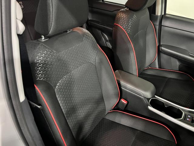 ロッキーX HEV 走行1352キロ/LEDヘッドランプ/純正マット1年保証距離無制限 走行距離1352キロ 純正マット サイドエアバッグ クリアランスソナー オートライト LEDヘッドランプ オート格納式ドアミラー 電動パーキングブレーキ(埼玉県)の中古車
