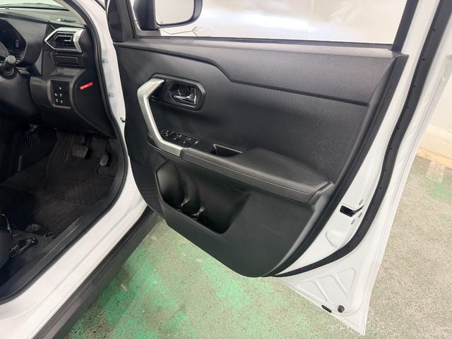 ロッキープレミアムＧ　走行１０２６４キロ／車検整備付１年保証・走行距離無制限　サイドエアバック　クリアランスソナー　オートマチックハイビーム　オートライト　ＬＥＤヘッドライト　シートヒーター（埼玉県）の中古車