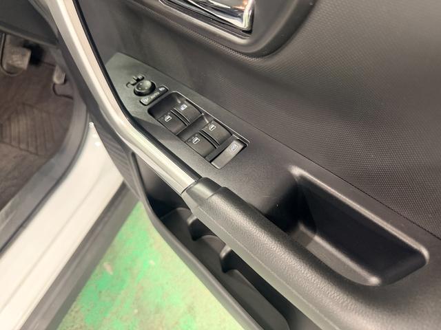 ロッキープレミアムＧ　走行１０２６４キロ／車検整備付１年保証・走行距離無制限　サイドエアバック　クリアランスソナー　オートマチックハイビーム　オートライト　ＬＥＤヘッドライト　シートヒーター（埼玉県）の中古車