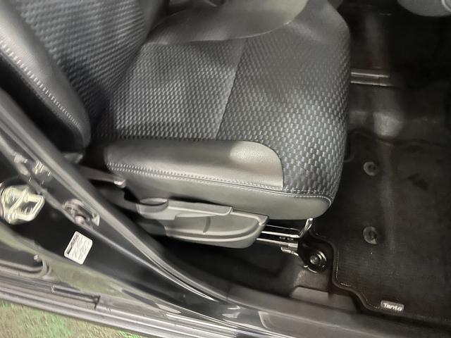 タントカスタムＲＳリミテッド　走行７４４７キロ／ＬＥＤヘッドランプ１年保証距離無制限　走行距離７４４７キロ　純正マット　サイドエアバッグ　ＬＥＤヘッドランプ　アイドリングストップ　シートヒーター　両側電動スライドドア　オート格納式ドアミラー　電動パーキングブレーキ（埼玉県）の中古車