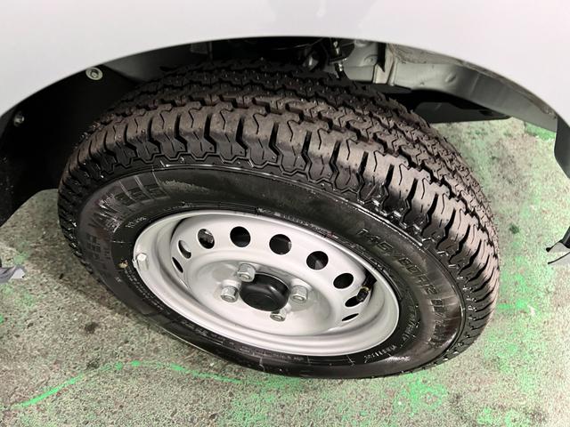 ハイゼットトラックスタンダード　走行１８キロ／クリアランスソナー１年保証距離無制限　走行距離１８キロ　ＦＭＡＭラジオ　純正フロアマット　クリアランスソナー　オートライト　アイドリングストップ　マニュアルエアコン（埼玉県）の中古車