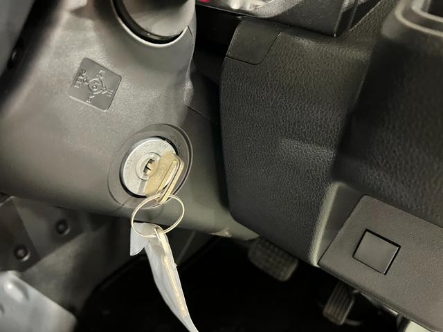 ハイゼットトラックスタンダード　走行１８キロ／クリアランスソナー１年保証距離無制限　走行距離１８キロ　ＦＭＡＭラジオ　純正フロアマット　クリアランスソナー　オートライト　アイドリングストップ　マニュアルエアコン（埼玉県）の中古車