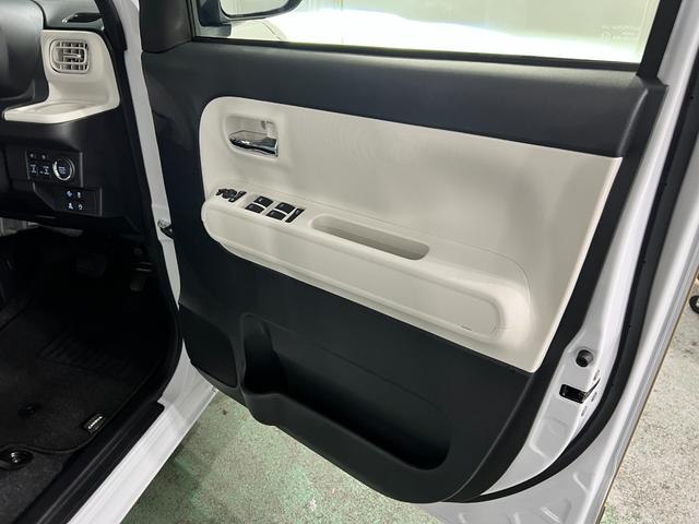 ムーヴキャンバスストライプスＧ　走行２２８４キロ／ＬＥＤヘッドランプ／マット１年保証距離無制限　走行距離２２８４キロ　純正マット　サイドエアバッグ　ＬＥＤヘッドランプ　アイドリングストップ　シートヒーター　両側電動スライドドア　オート格納式ドアミラー　電動パーキングブレーキ（埼玉県）の中古車