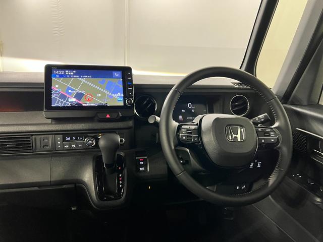 Ｎ−ＢＯＸカスタム 中古車 ターボ　走行７９５６キロ／ナビ／バックカメラ／ドラレコ一年保証・走行距離無制限　フルセグナビ　バックカメラ　ドラレコ　ＥＴＣ　ＬＥＤヘッドライト　オートライト　シートヒーター　両側電動スライドドア